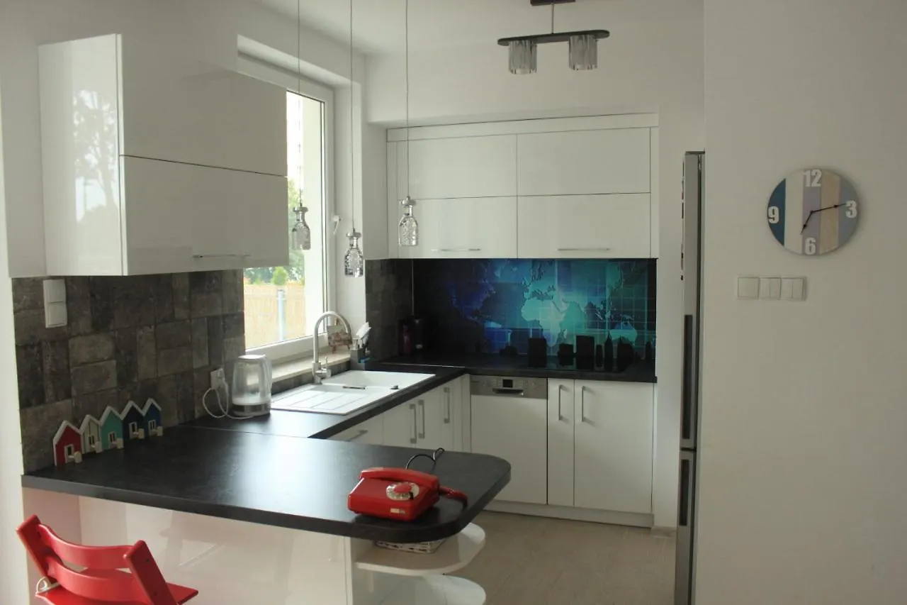 Sunny Sleeps 4 By The Beach With Garden Patio - Gdansk Przymorze Apartamento
