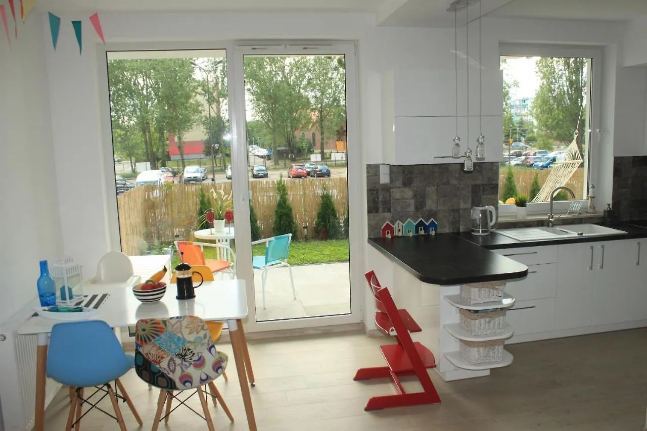 Sunny Sleeps 4 By The Beach With Garden Patio - Gdansk Przymorze Apartamento