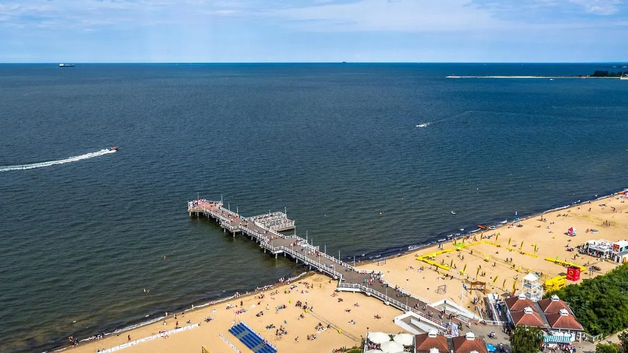 Sunny Sleeps 4 By The Beach With Garden Patio - Gdansk Przymorze Apartamento