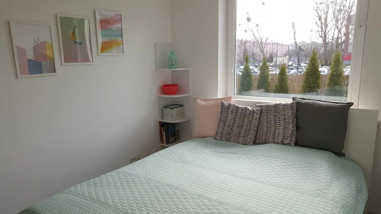 Sunny Sleeps 4 By The Beach With Garden Patio - Gdansk Przymorze Apartamento