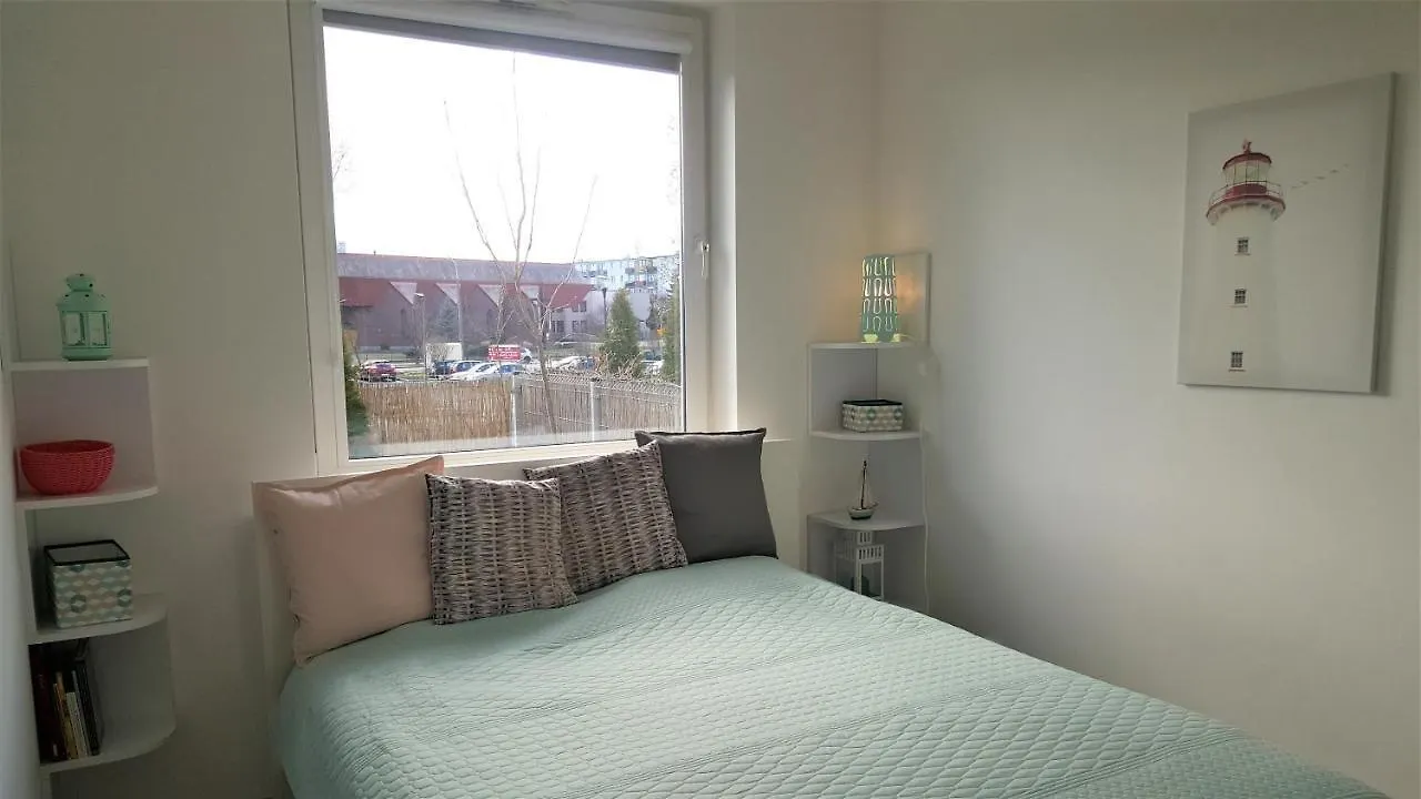Sunny Sleeps 4 By The Beach With Garden Patio - Gdansk Przymorze Apartamento